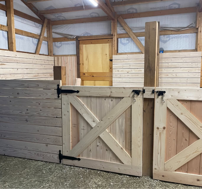 7 DIY Horse Stall Plans You Can Make Today (With Pictures) | PangoVet