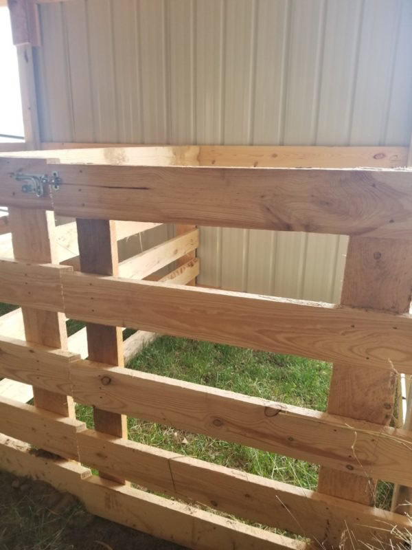 7 DIY Horse Stall Plans You Can Make Today (With Pictures) | PangoVet